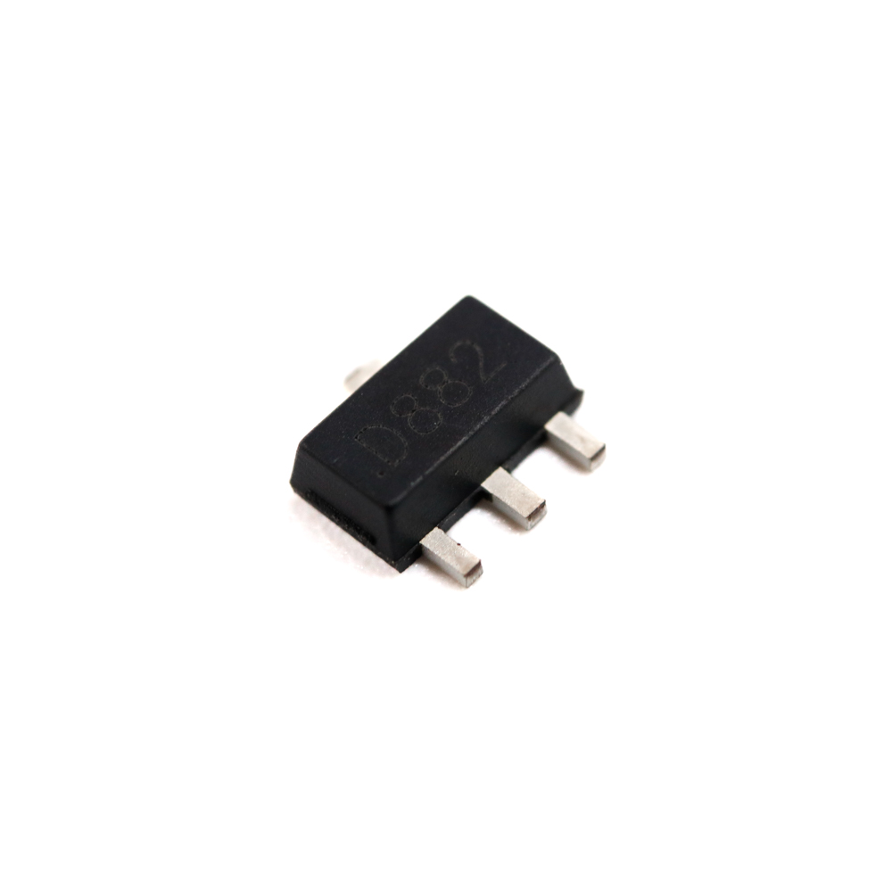 D882 (SOT-89)